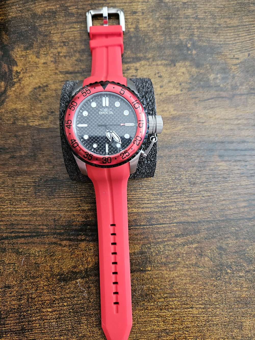 Invicta Men’s Red Silicone Strap Dive Watch